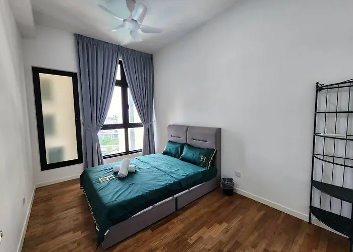 Paradigm Residence 3 Bedrooms Above Paradigm Mall For 8 Pax By Gdragon Homestay
