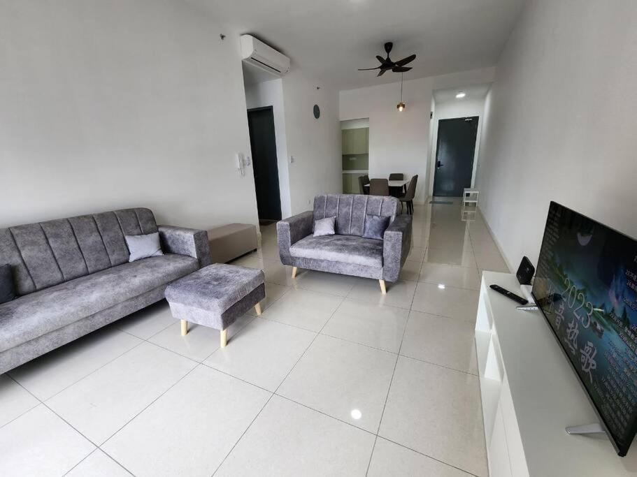 Paradigm 3 Bedrooms Above Paradigm Mall For 8 Pax By Gdragon Apartment *