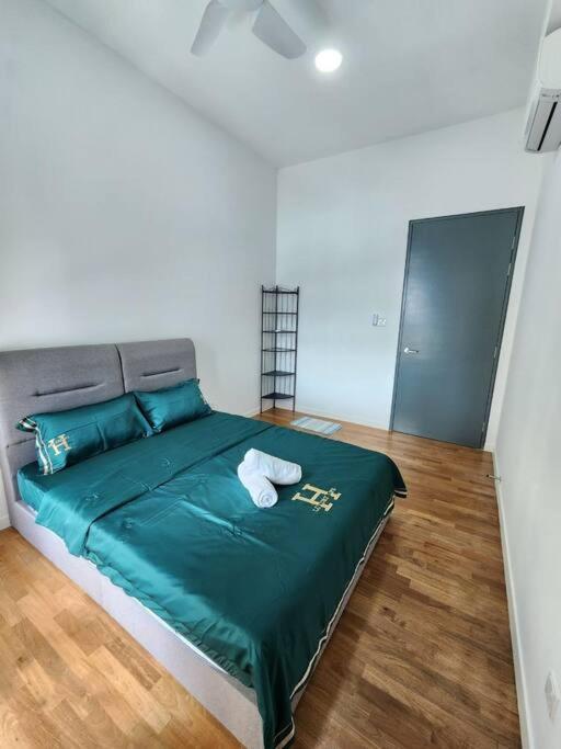 Paradigm 3 Bedrooms Above Paradigm Mall For 8 Pax By Gdragon Apartment *