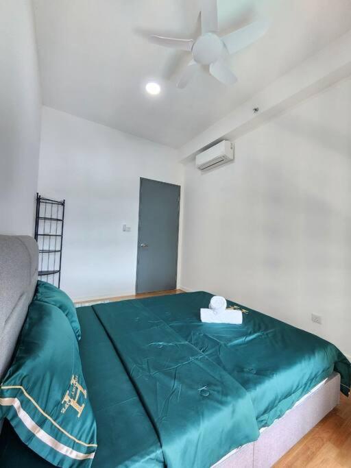 Paradigm 3 Bedrooms Above Paradigm Mall For 8 Pax By Gdragon Apartment