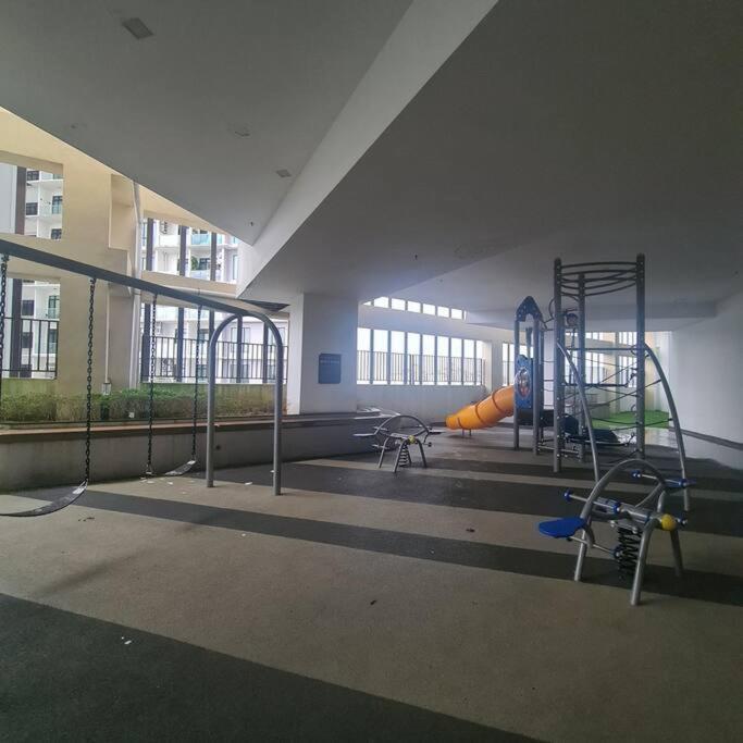 Paradigm 3 Bedrooms Above Paradigm Mall For 8 Pax By Gdragon * Johor Bahru
