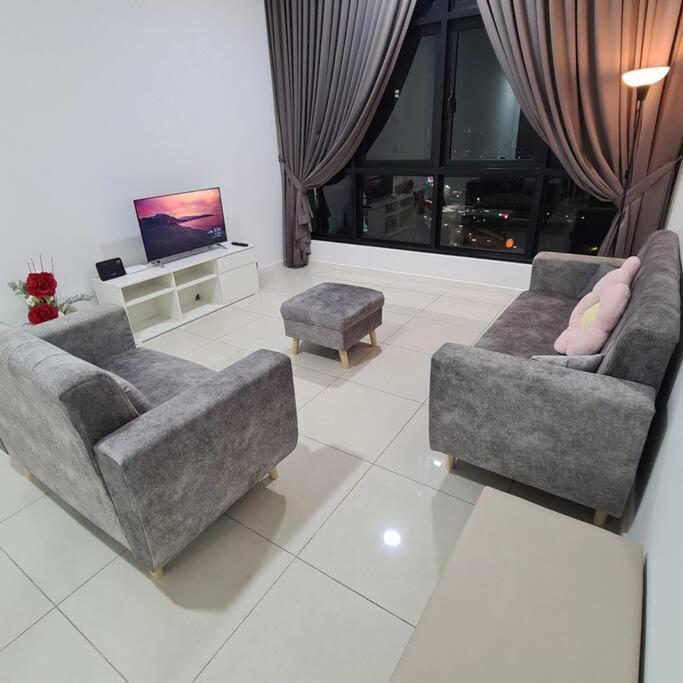 Paradigm 3 Bedrooms Above Paradigm Mall For 8 Pax By Gdragon