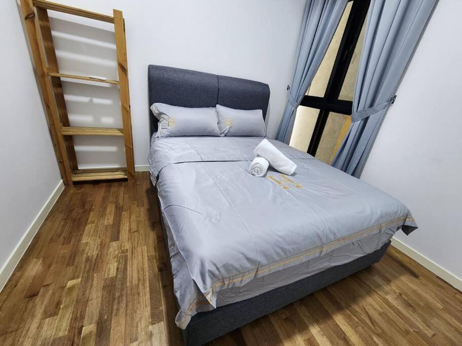 Apartment Paradigm 3 Bedrooms Above Paradigm Mall For 8 Pax By Gdragon