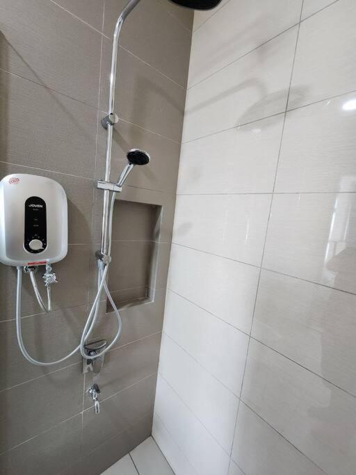 Apartment Paradigm 3 Bedrooms Above Paradigm Mall For 8 Pax By Gdragon Johor Bahru
