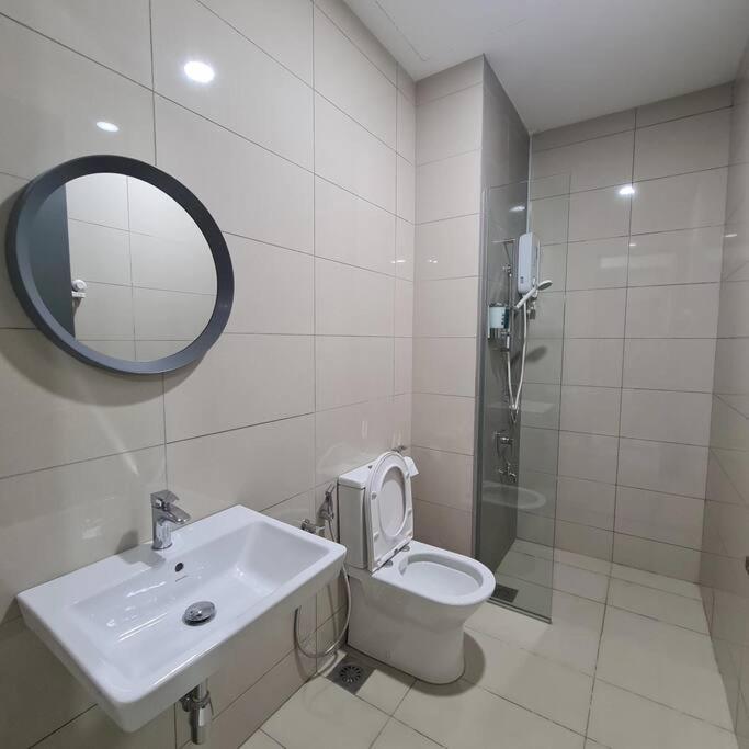 Apartment Paradigm 3 Bedrooms Above Paradigm Mall For 8 Pax By Gdragon Johor Bahru