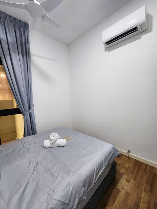 Paradigm 3 Bedrooms Above Paradigm Mall For 8 Pax By Gdragon * Johor Bahru