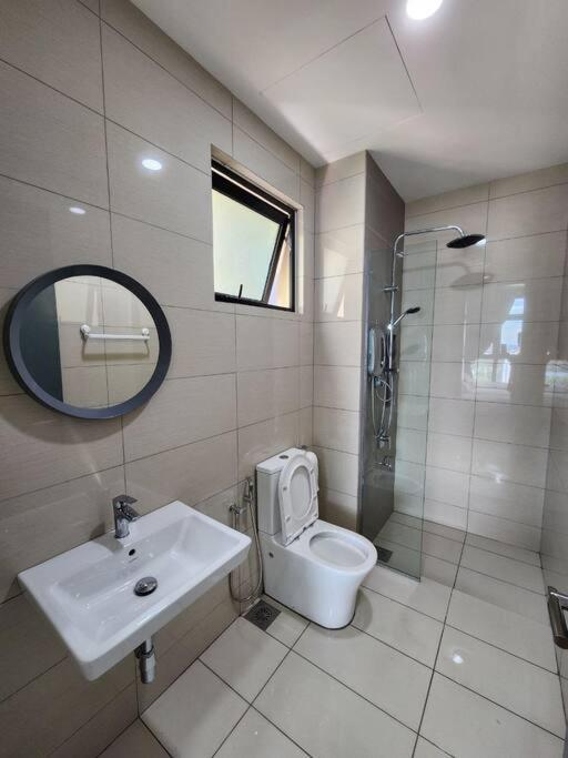 Apartment Paradigm 3 Bedrooms Above Paradigm Mall For 8 Pax By Gdragon