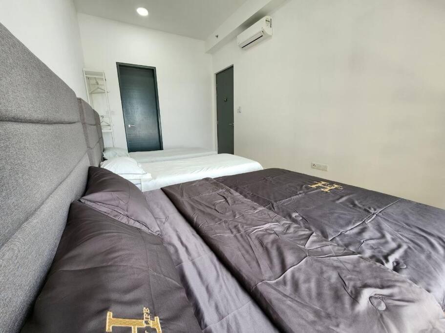 Paradigm 3 Bedrooms Above Paradigm Mall For 8 Pax By Gdragon *